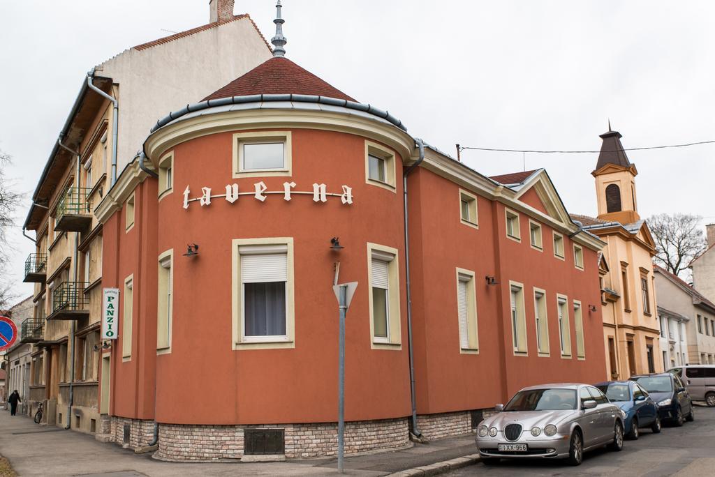 Taverna Panzio Sopron Exteriör bild