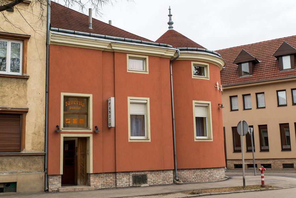 Taverna Panzio Sopron Exteriör bild